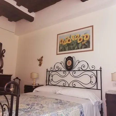 Alle Due Porte Bed & Breakfast